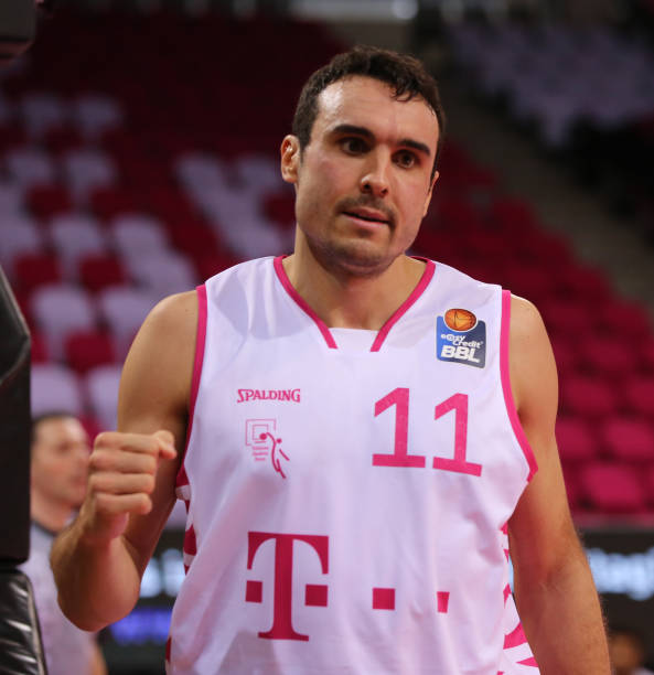 年轻一代中 年轻一代中