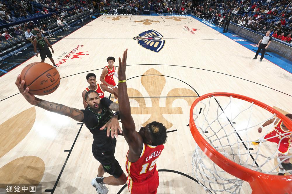 沉着冷静的 沉着冷静的